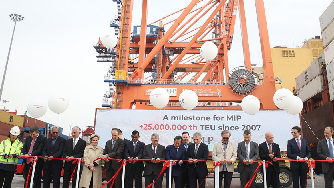 Mersin Uluslararası Limanı 25 milyon TEU'nun üzerinde konteyner elleçleyerek yeni bir kilometre taşına ulaştı
