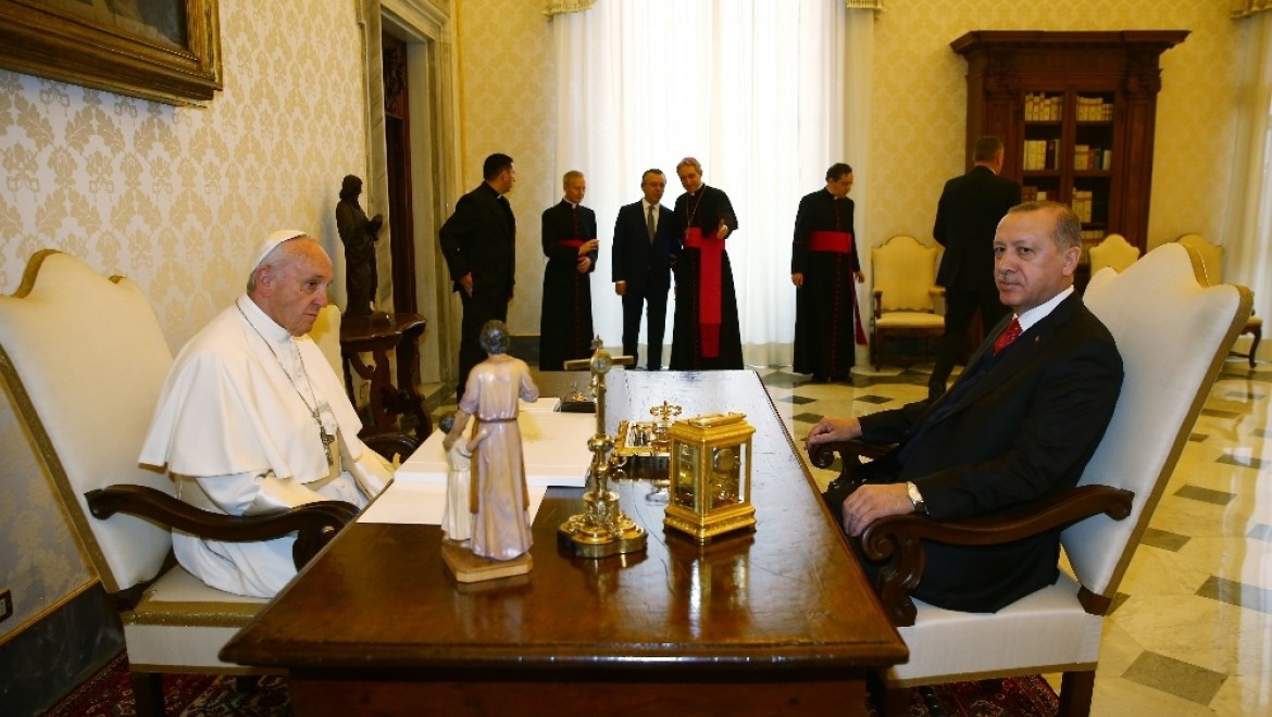 Cumhurbaşkanı Erdoğan Papa Franciscus İle Görüştü