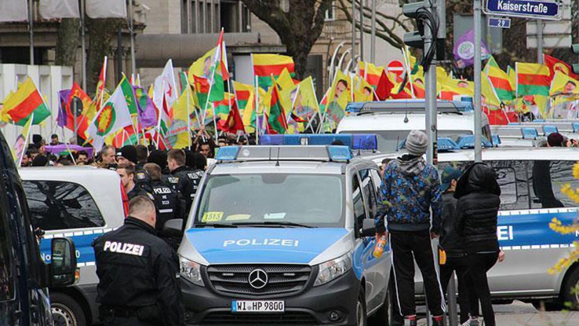 Almanya hükümeti terör destekçisi eylemlere karşı kör