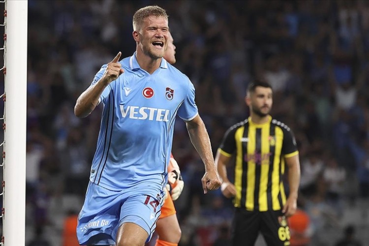 Süper Lig'de sezonun ilk golü Trabzonsporlu Cornelius'tan