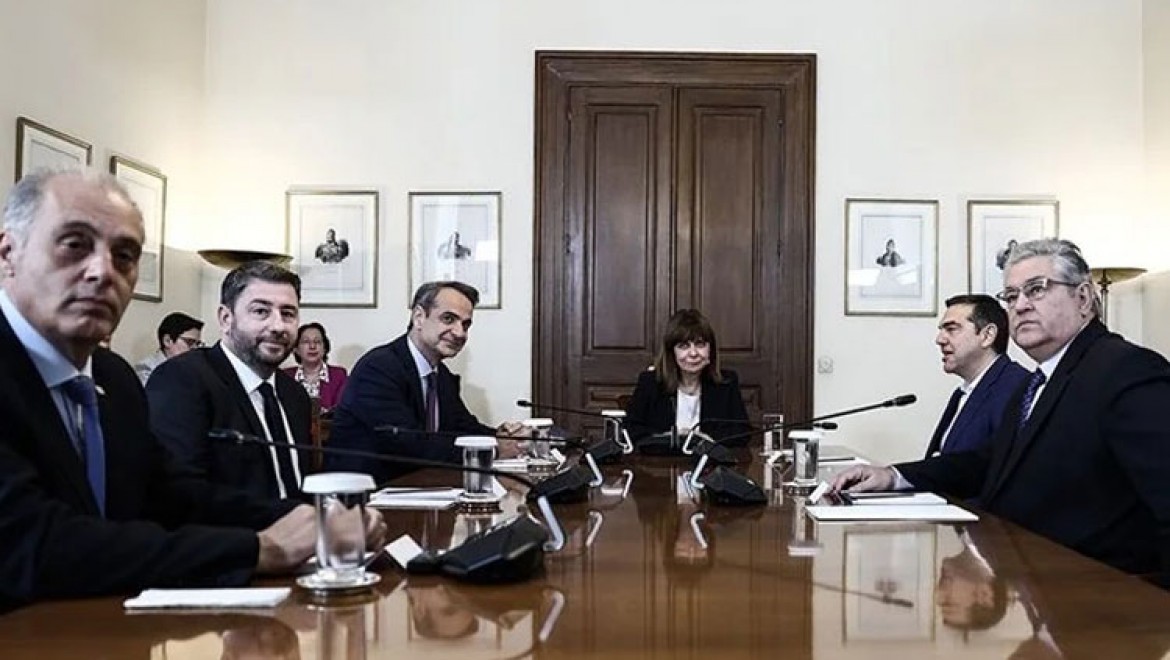 Yunanistan Cumhurbaşkanı Sakelaropulu, parti liderleriyle görüştü