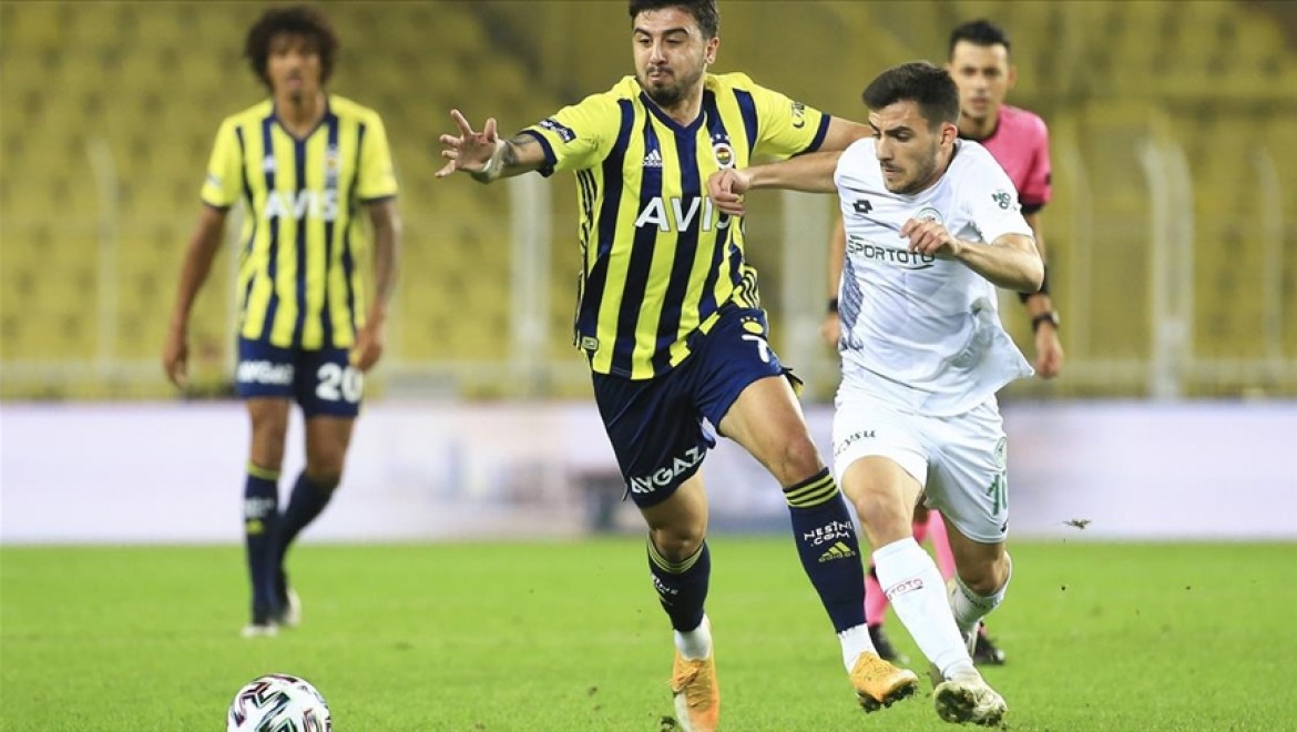 Fenerbahçe Süper Lig'de yarın Konyaspor'a konuk olacak