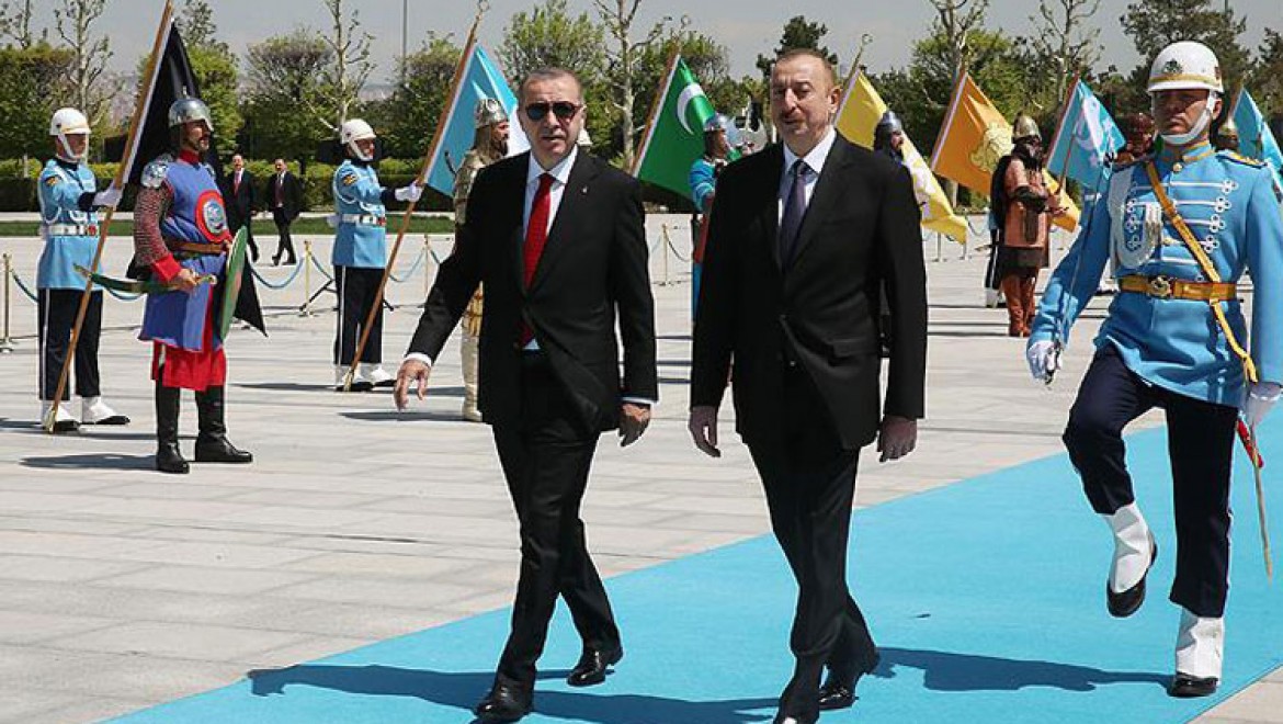 Cumhurbaşkanı Erdoğan, Aliyev'i Resmi Törenle Karşıladı