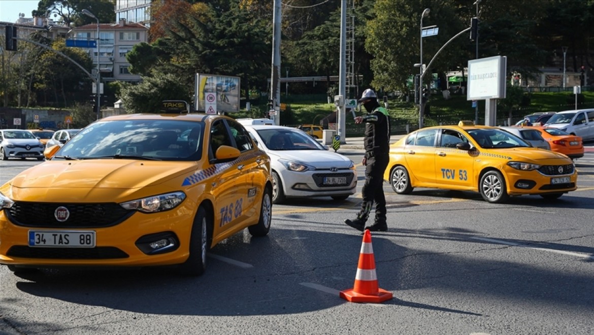 İçişleri Bakanlığı taksi şoförlerine '12 kural'ı hatırlattı