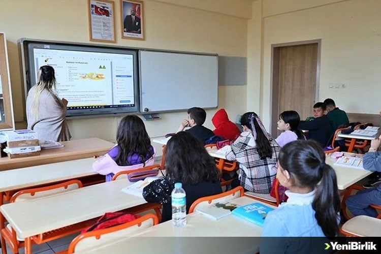Milli Eğitim Bakanı Özer: Depremlerin ardından bölgeye kaydını tekrar aldıran öğrenci sayısı 82 bin 405 oldu