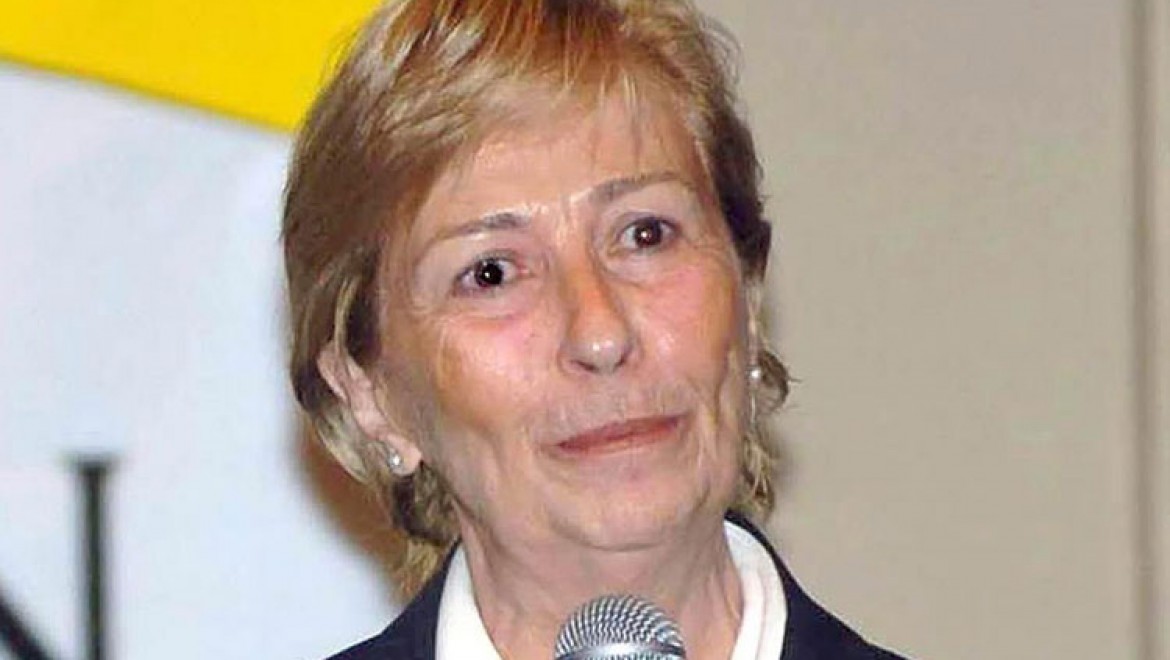 Roman ve oyun yazarı Emine Işınsu Öksüz vefat etti