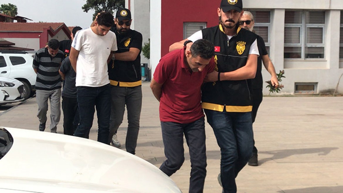 Adana'da boşanma aşamasındaki eşinin yakınlarının saldırısında yaralanan kişi öldü