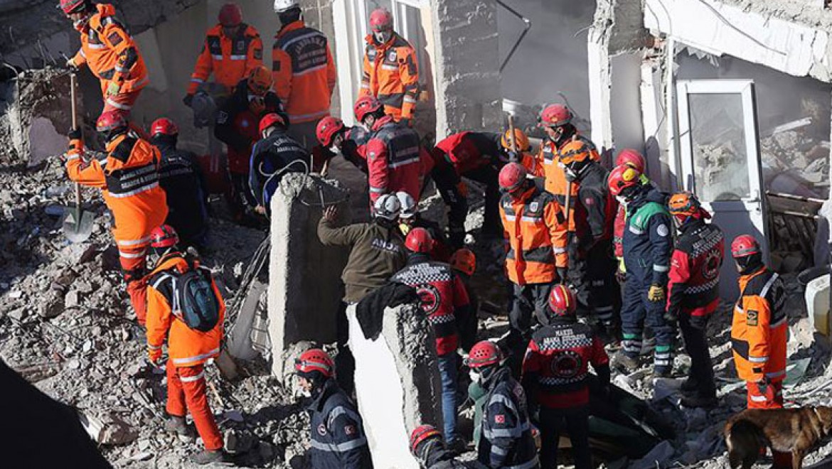 Elazığ'da hayatını kaybedenlerin sayısı 35'e yükseldi