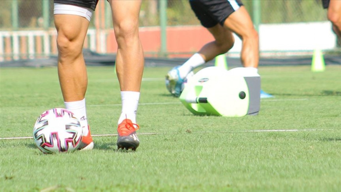 Hatayspor'da 3 futbolcunun Kovid-19 testi pozitif çıktı