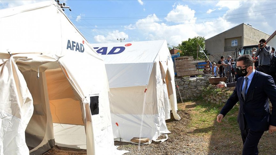 Depremzedelere yardımlar AFAD ve Kızılay koordinesinde ulaştırılacak