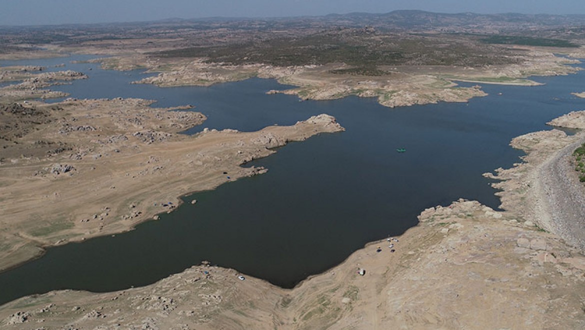 Edirne'ye içme suyu sağlayan barajın su seviyesi günden güne eksiliyor