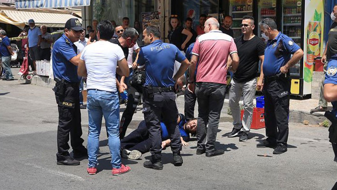 Antalya'da iki polis memurunu bıçakla yaralayan şüpheli bacağından vurularak yakalandı