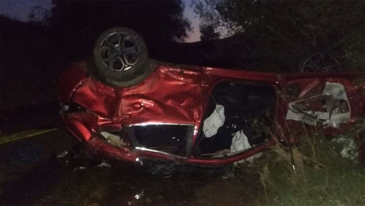Sivas'ta otomobil devrildi: 3 ölü, 5 yaralı