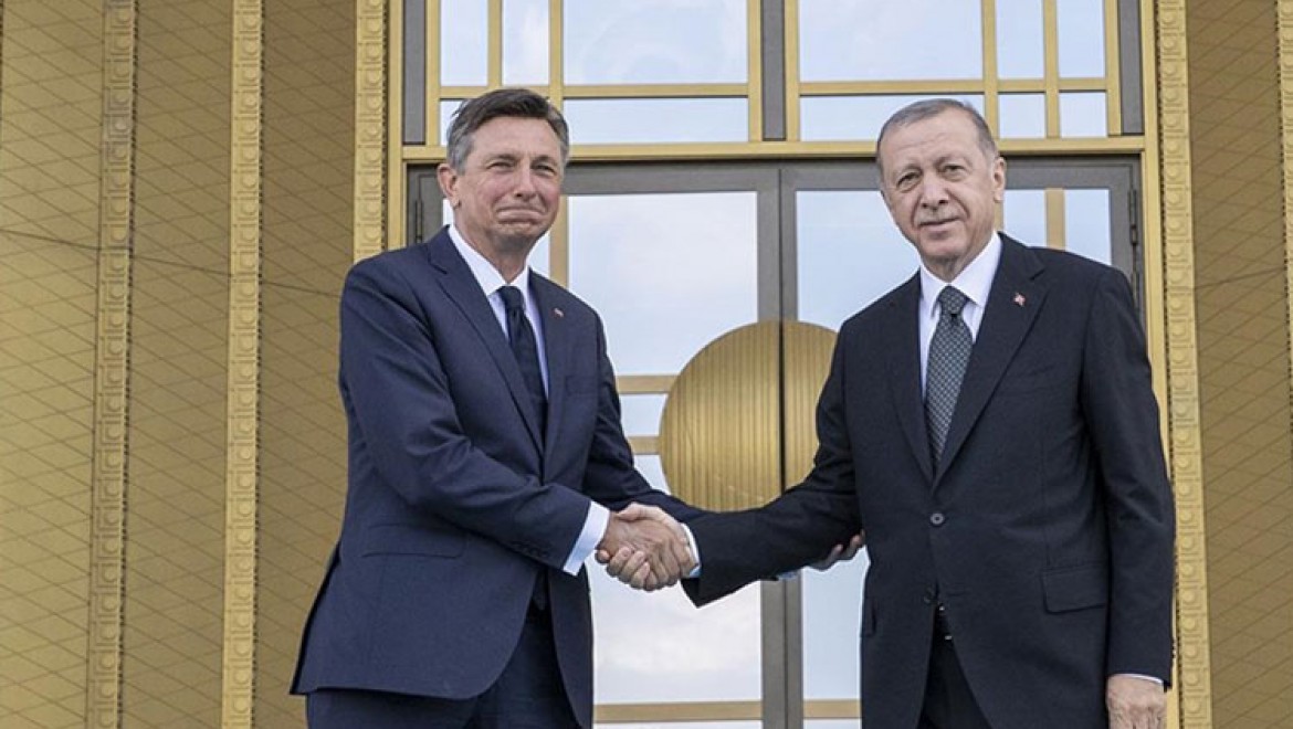 Pahor'u resmi törenle karşıladı