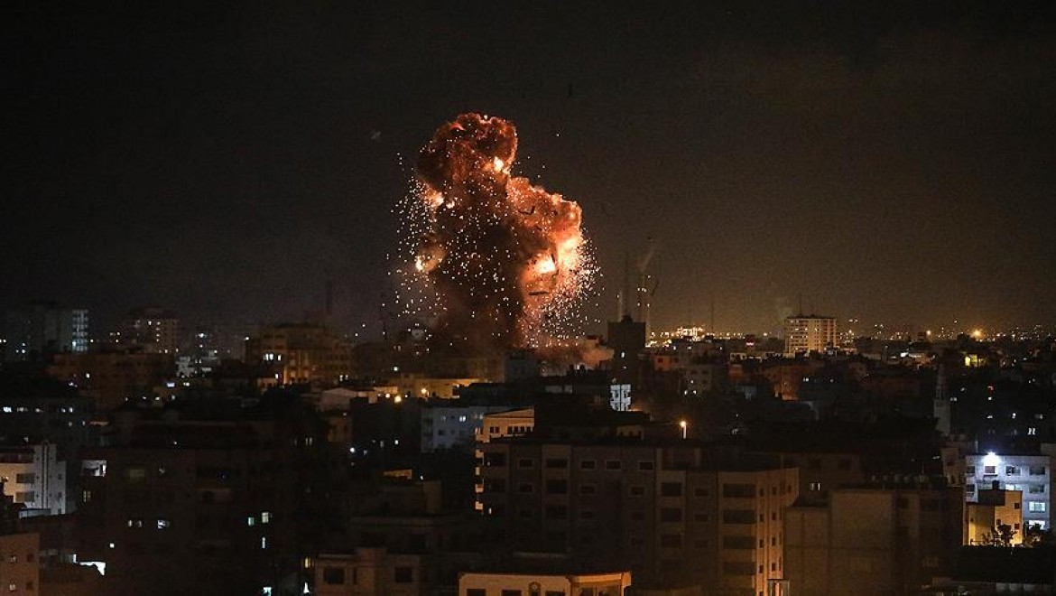 İsrail Jetleri El Aksa Televizyonunu Vurdu
