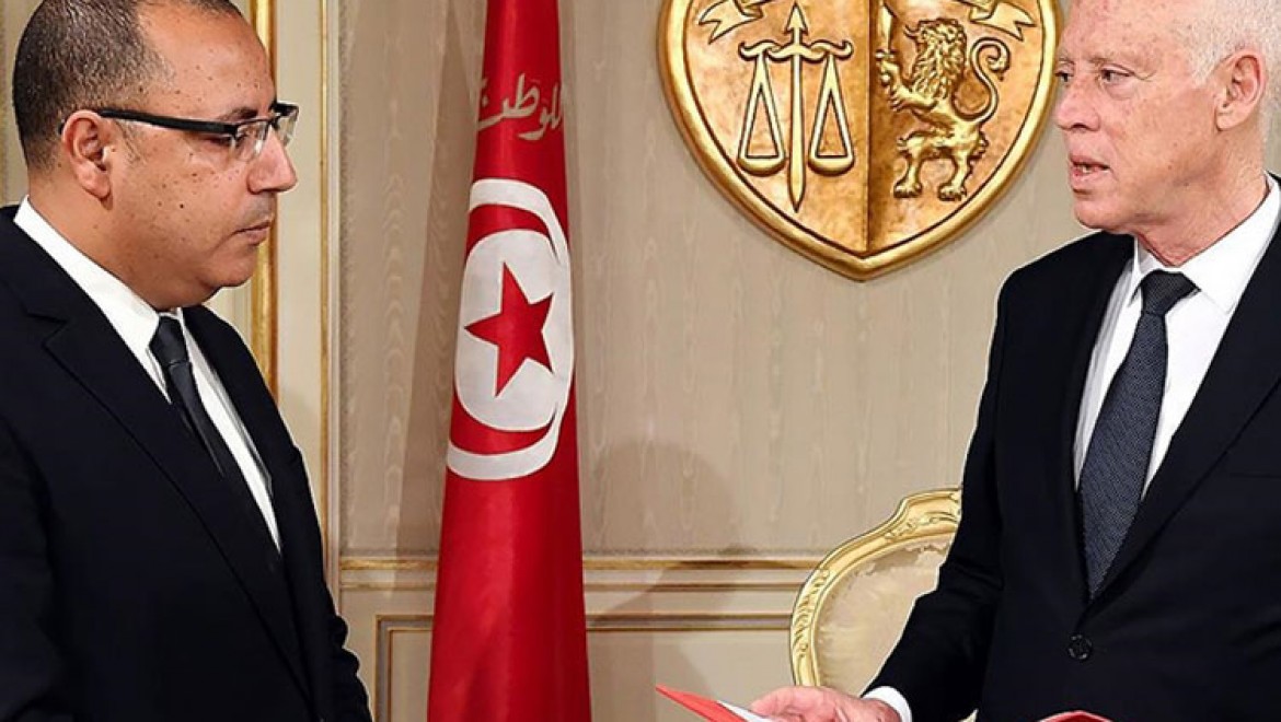 Tunus'ta Cumhurbaşkanı ile Başbakan arasındaki gerginlik devam ediyor