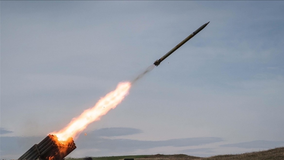 İngiltere, Ukrayna'ya daha fazla çoklu fırlatma sistemi ve güdümlü füze verecek