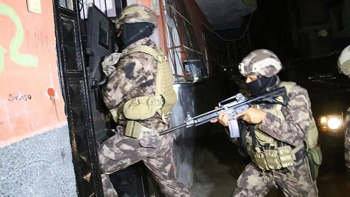 Adana'da terör örgütü PKK/KCK operasyonunda 10 şüpheli yakalandı