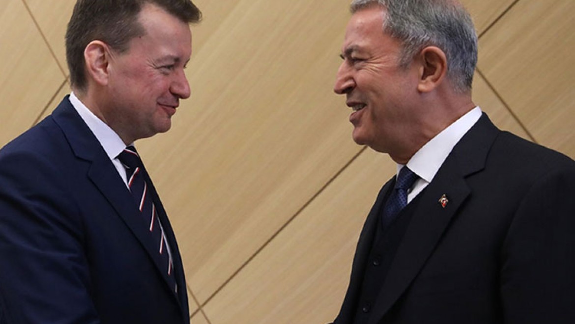 Milli Savunma Bakanı Akar, Polonya Savunma Bakanı Blaszczak ile telefonda görüştü