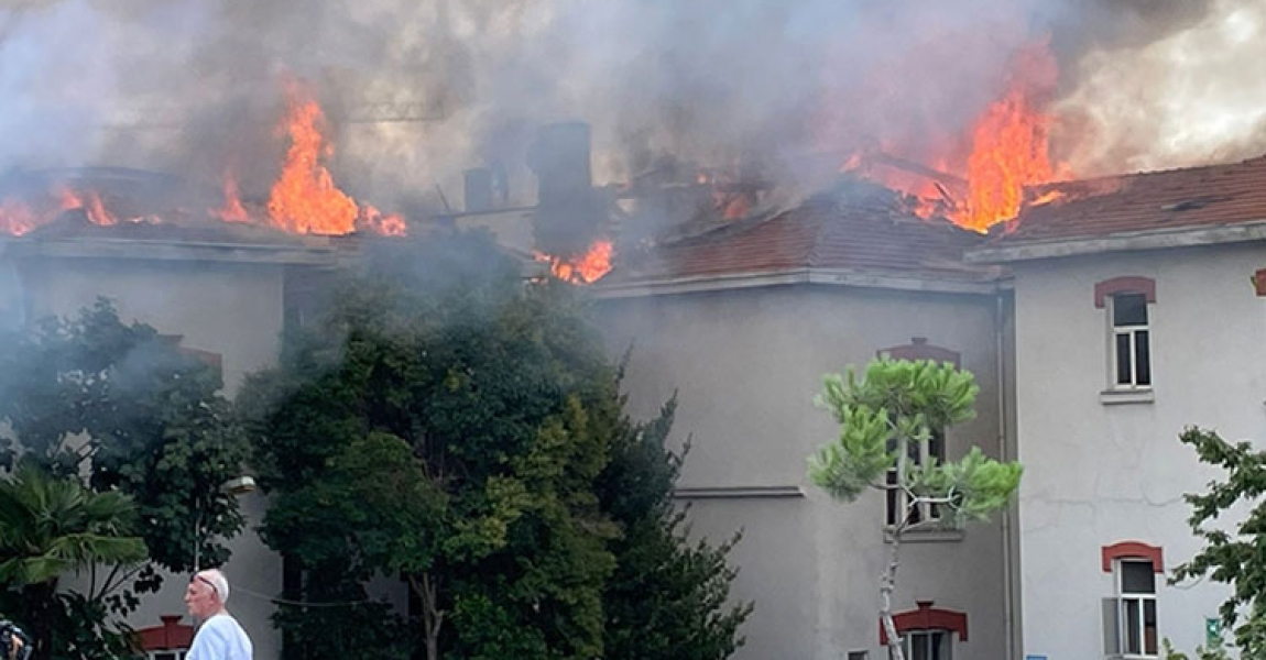 İstanbul'da Balıklı Rum Hastanesi'nde yangın