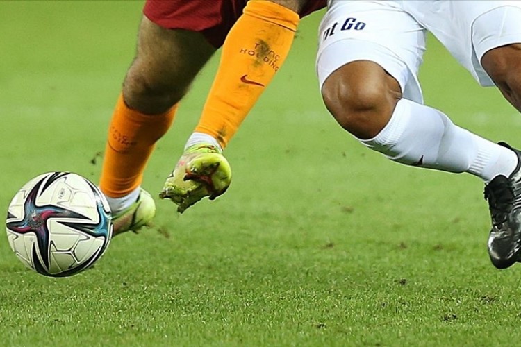 Galatasaray'da bir futbolcunun Kovid-19 test sonucunun pozitif olduğu açıklandı
