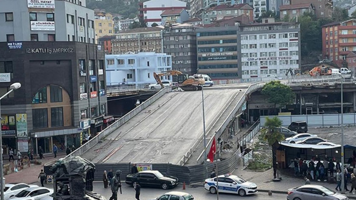 Zonguldak'ta Fevkani Köprüsü yıkılıyor