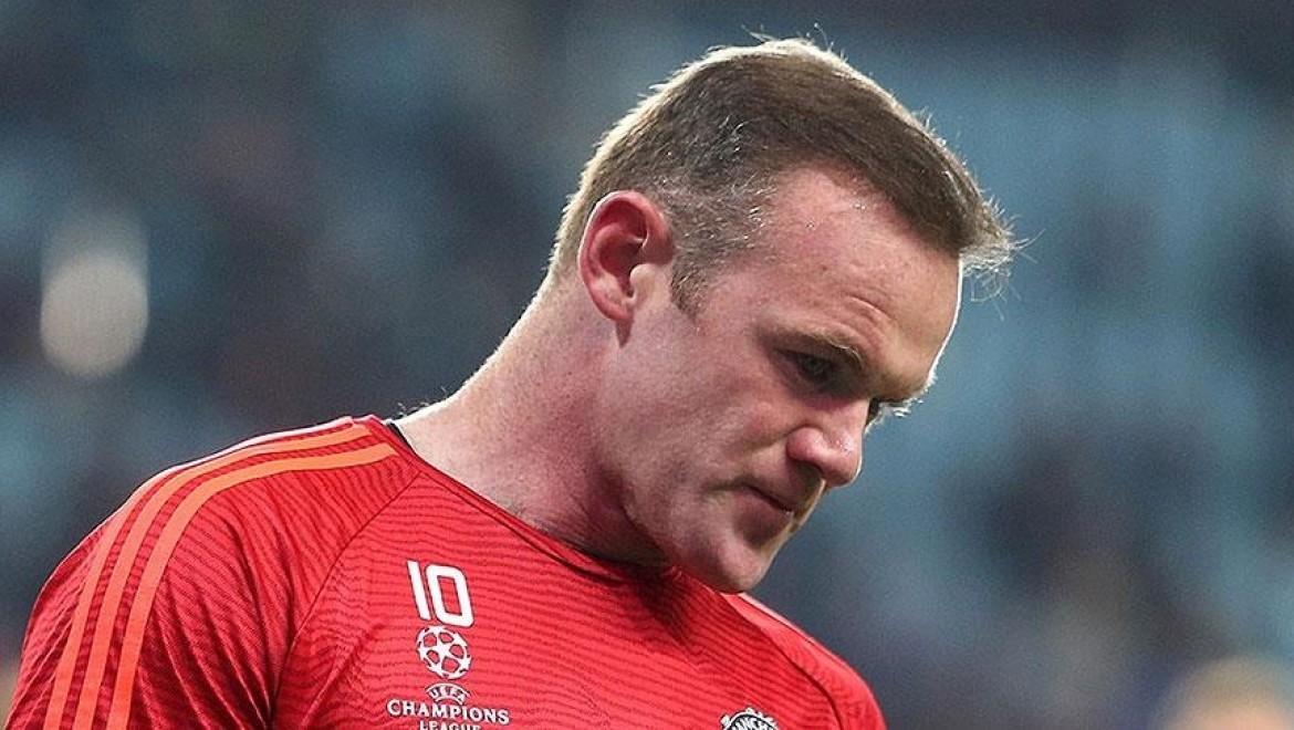 Wayne Rooney oyuncusu Jason Knight'ı sakatladı