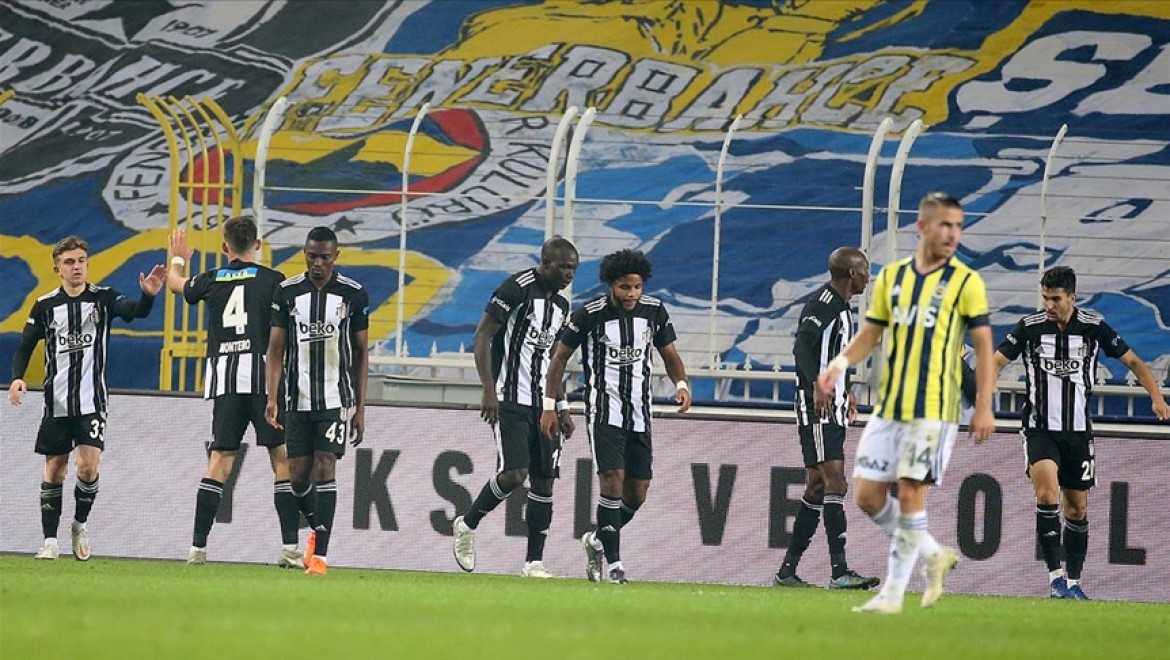 Kadıköy'de 7 gollü derbiyi kazanan Beşiktaş