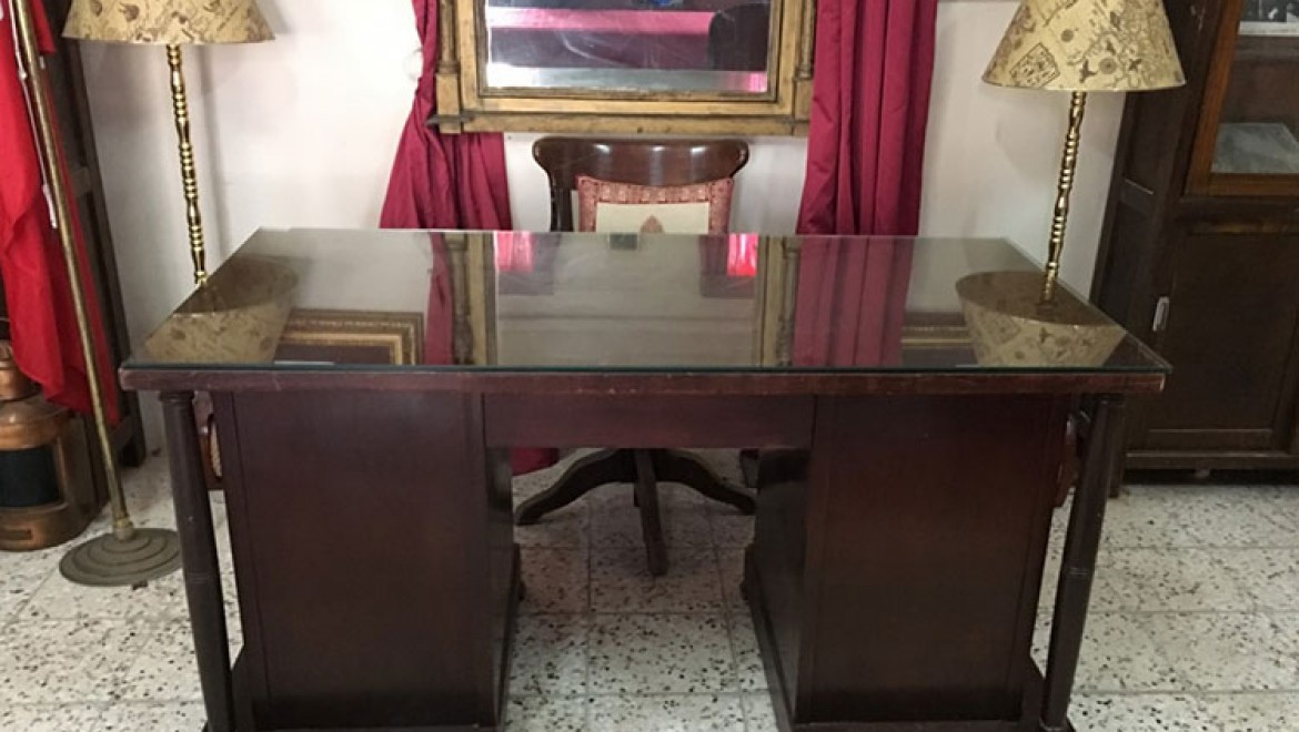 Atatürk'ün Ertuğrul  Yatı'ndaki masası Tuzla'da