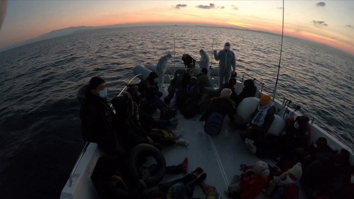 Ege'de Türk kara sularına geri itilen 44 sığınmacı kurtarıldı