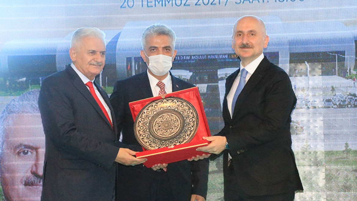 Erzincan havalimanına Yıldırım Akbulut ismi