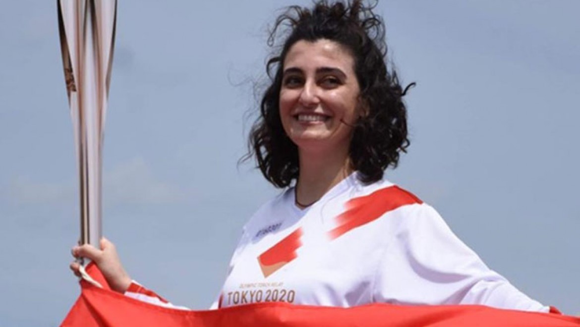 Japonya'da Türk kızı Durna olimpiyat meşalesini taşıdı