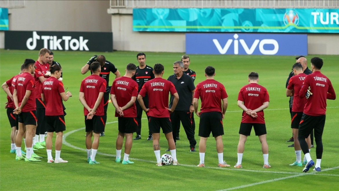 A Milli Futbol Takımı, İsviçre maçı hazırlıklarına başladı