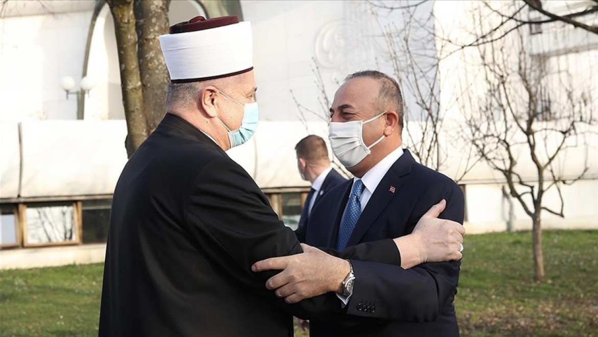 Dışişleri Bakanı Çavuşoğlu'nun Hırvatistan Müslümanlarıyla buluşmasında duygusal anlar yaşandı