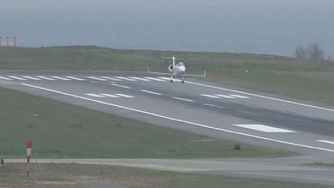 Arızalanan Uçak Trabzon Havalimanına İndi