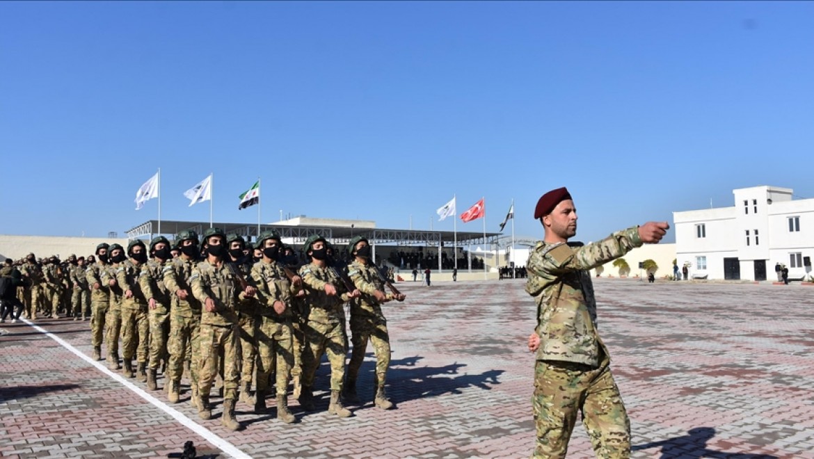 Suriye Milli Ordusu ilk askeri kışlasını törenle açtı