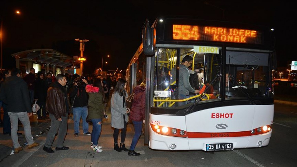 İzmir'de toplu ulaşım Kovid-19 tedbirleri kapsamında yeniden düzenlendi