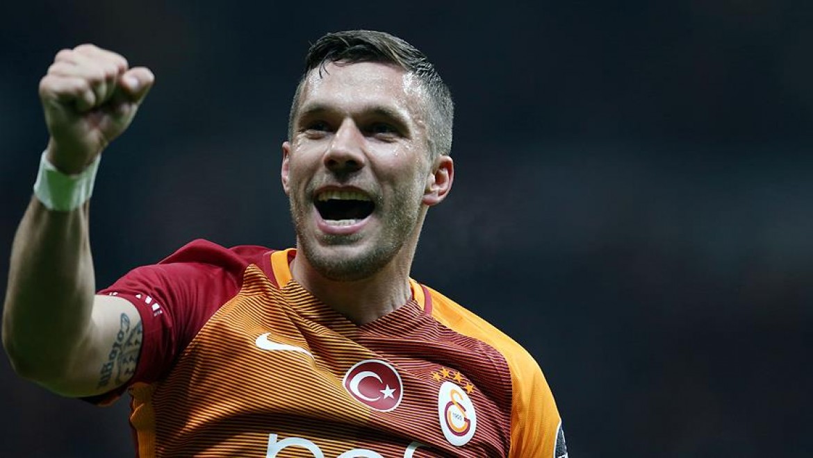 Lukas Podolski'den Galatasaray Taraftarına Mesaj