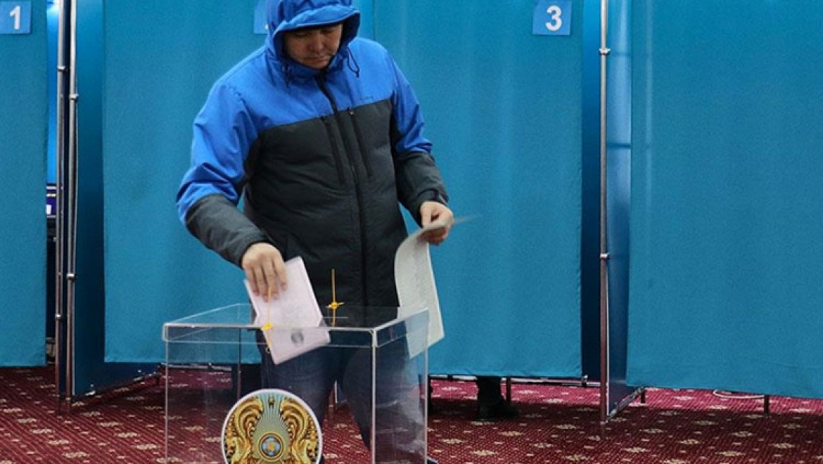 Kazakistan'da Meclis ve yerel meclis seçimlerinde oy verme işlemi başladı
