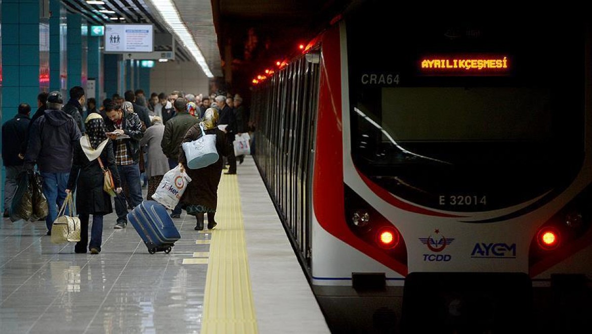 Marmaray Tren Seferlerine Geçici Süreyle Ara Verildi