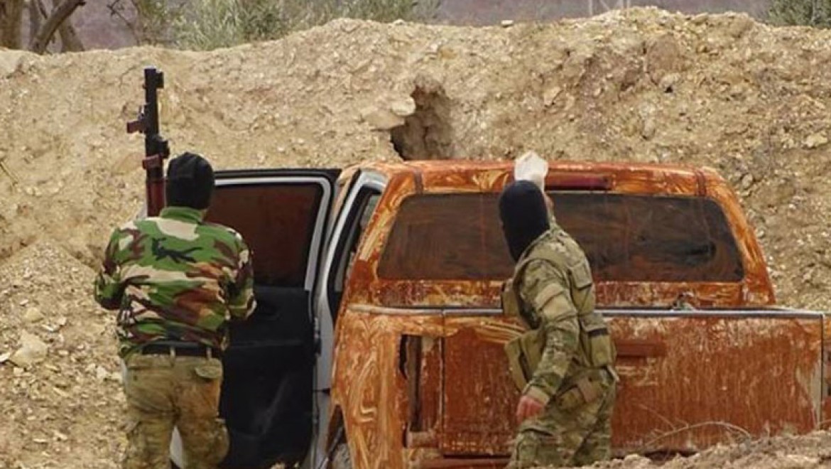 Askeri muhalifler İdlib'de ilerlemeye çalışan rejim güçlerini püskürttü