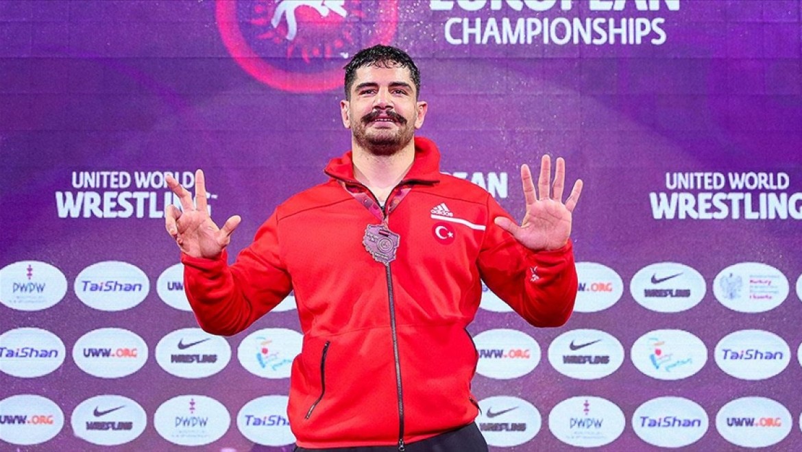 Milli güreşçi Taha Akgül 8. kez Avrupa şampiyonu