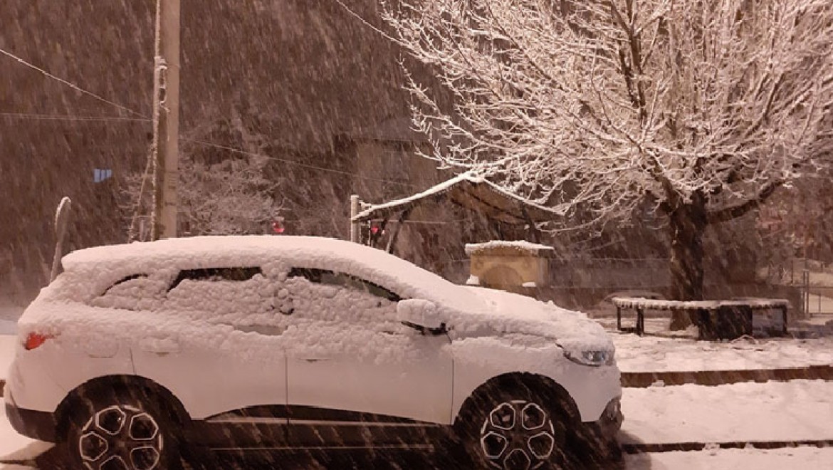 Adana'nın yüksek kesimlerinde kar yağışı başladı