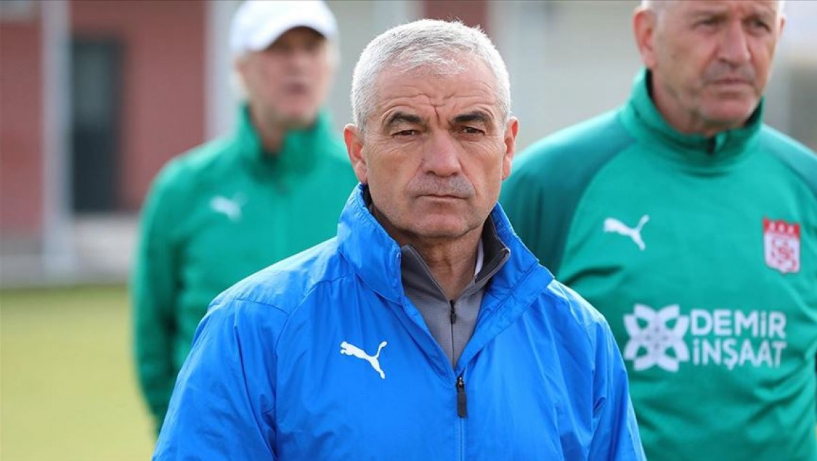 Sivasspor Teknik Direktörü Çalımbay: Dört gözle Villarreal maçının rövanşını bekliyoruz