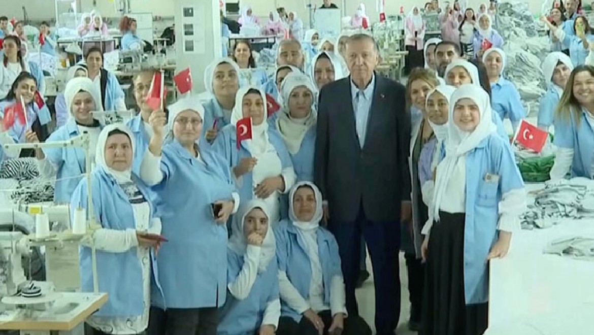 Cumhurbaşkanı Erdoğan, Denizli'de tekstil fabrikasını ziyaret etti