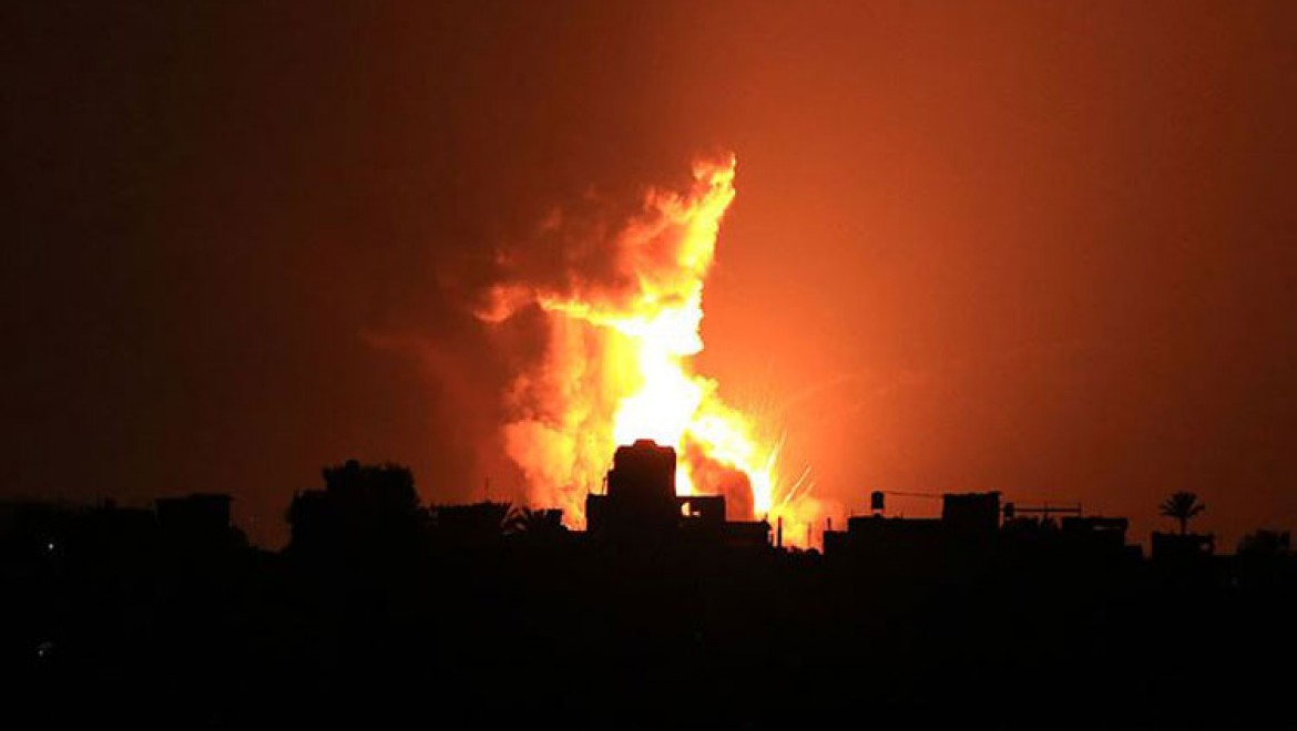 İsrail Gazze'de Hamas'a ait bir gözetleme noktasını vurdu