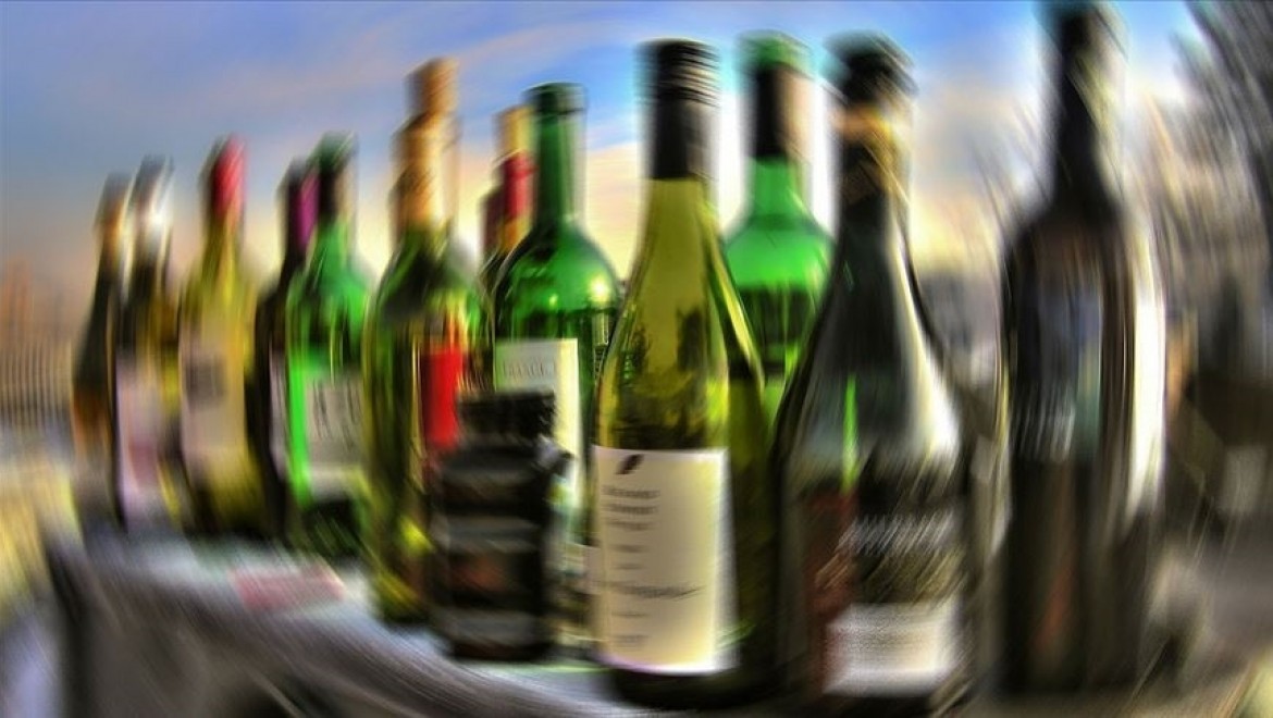 Tekirdağ'da sahte içkiden zehirlenen 18 kişinin tedavisi sürüyor