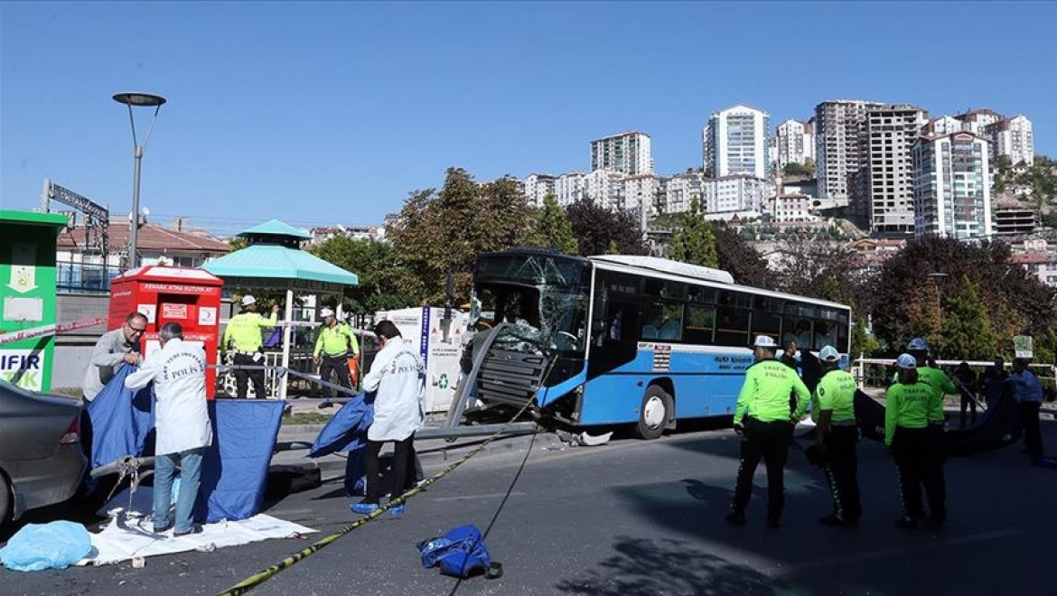Ankara'da duraktaki yayalara çarpan otobüs şoförü tutuklandı
