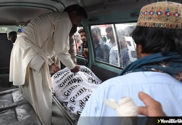 Pakistan'da bir alışveriş merkezinde çıkan yangında 11 kişi öldü, 22 kişi yaralandı