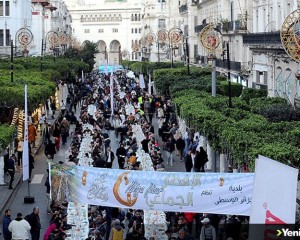 Cezayirliler 4 yıl aradan sonra toplu iftarlarda buluşuyor